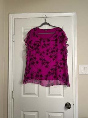 Vince Camuto Magenta Floral Ruffle Sleeve Blouse Top Size 2X